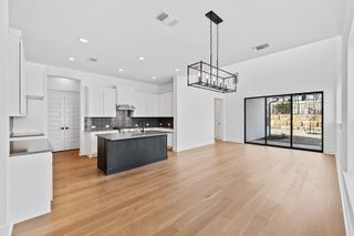 109 Pennybacker LN, Lakeway, TX 78738