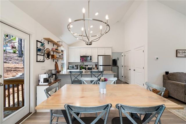 305 Ridgewood Drive, Waleska, GA 30183