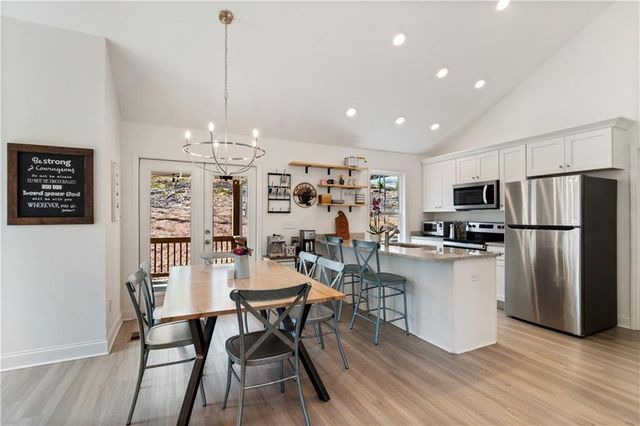 305 Ridgewood Drive, Waleska, GA 30183