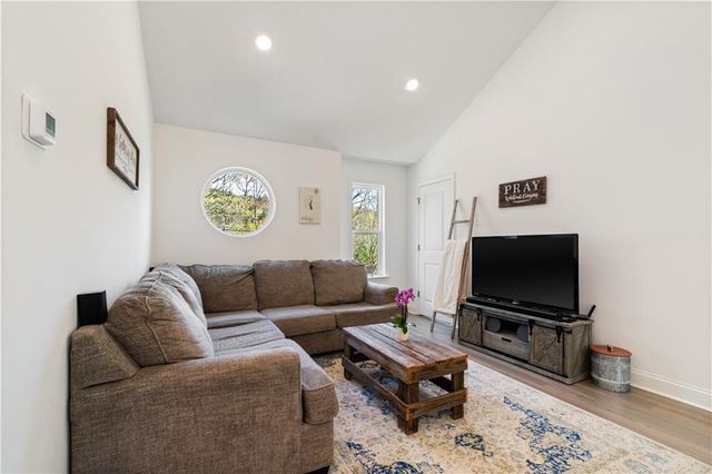 305 Ridgewood Drive, Waleska, GA 30183