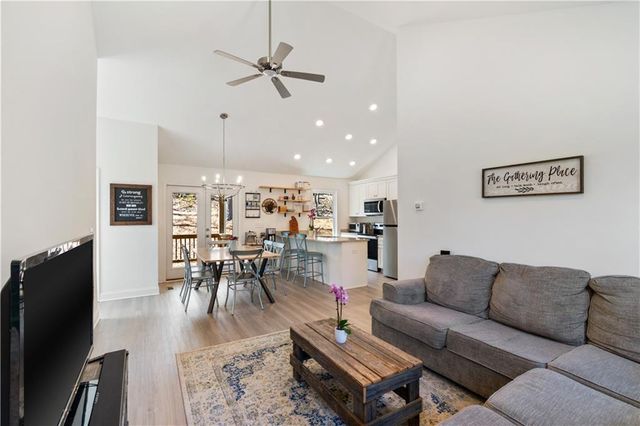 305 Ridgewood Drive, Waleska, GA 30183