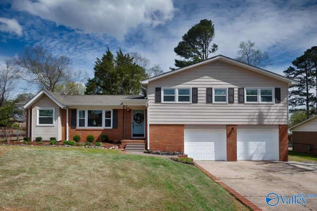 1814 Forney Drive NW, Huntsville, AL 35816