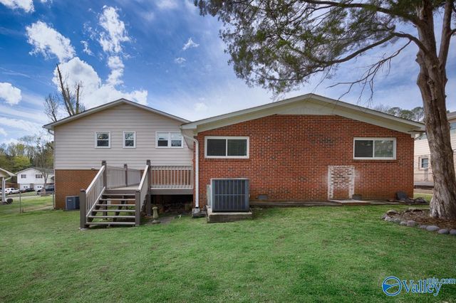 1814 Forney Drive NW, Huntsville, AL 35816