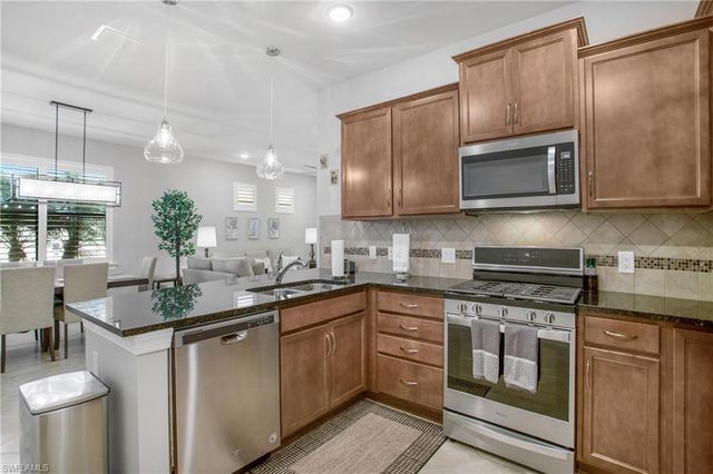 7674 Jacaranda LN, Naples, FL 34114