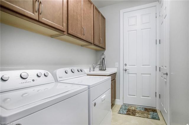 7674 Jacaranda LN, Naples, FL 34114