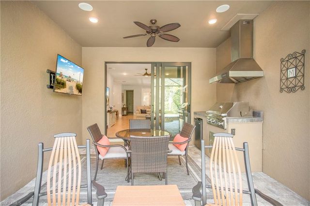 7674 Jacaranda LN, Naples, FL 34114