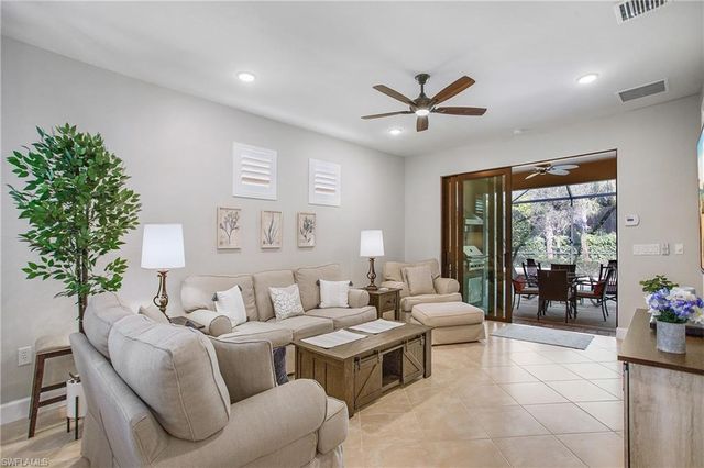 7674 Jacaranda LN, Naples, FL 34114
