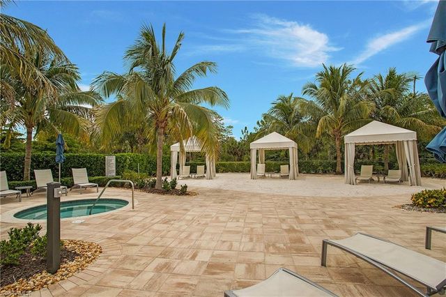 7674 Jacaranda LN, Naples, FL 34114