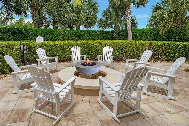 7674 Jacaranda LN, Naples, FL 34114