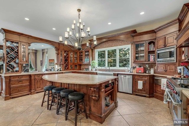 915 Closter Dock Road, Alpine, NJ 07620