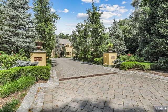 915 Closter Dock Road, Alpine, NJ 07620