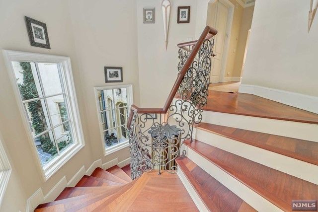 915 Closter Dock Road, Alpine, NJ 07620