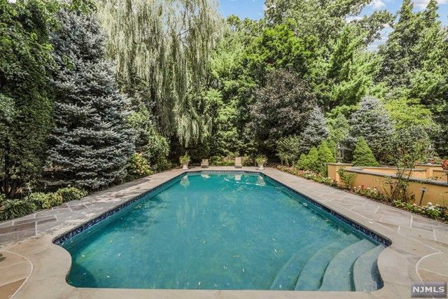 915 Closter Dock Road, Alpine, NJ 07620
