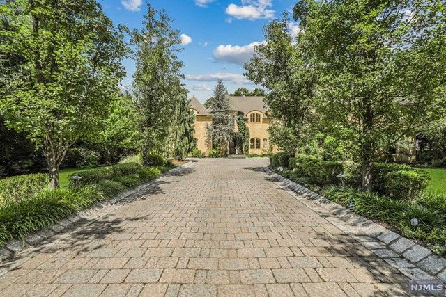 915 Closter Dock Road, Alpine, NJ 07620