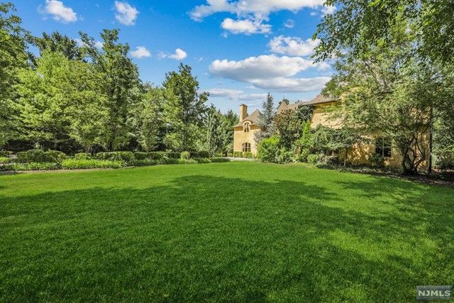 915 Closter Dock Road, Alpine, NJ 07620