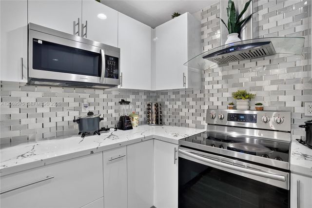 10660 SW 164th Street, Miami, FL 33157