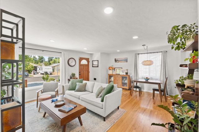 307 Toyon Way, Roseville, CA 95678