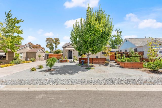 307 Toyon Way, Roseville, CA 95678