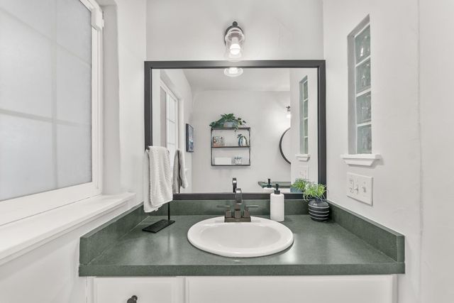 307 Toyon Way, Roseville, CA 95678