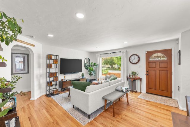 307 Toyon Way, Roseville, CA 95678