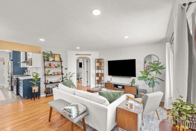 307 Toyon Way, Roseville, CA 95678