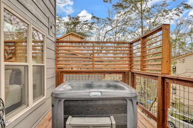 2385 Forge Hideaway Loop, Pigeon Forge, TN 37863