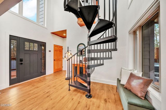 2385 Forge Hideaway Loop, Pigeon Forge, TN 37863