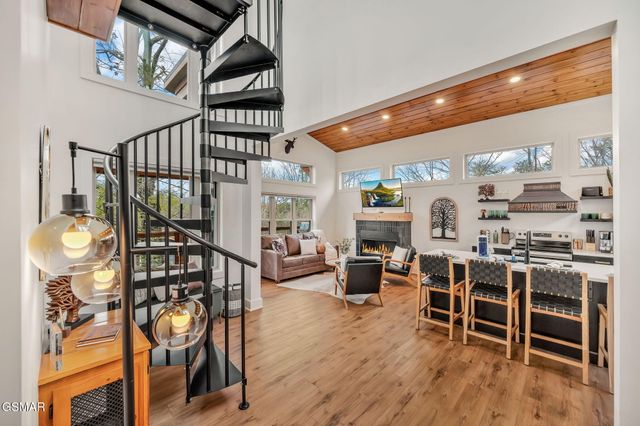 2385 Forge Hideaway Loop, Pigeon Forge, TN 37863