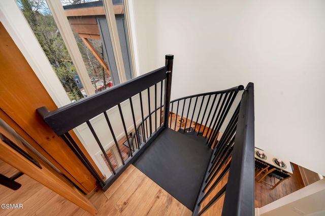 2385 Forge Hideaway Loop, Pigeon Forge, TN 37863