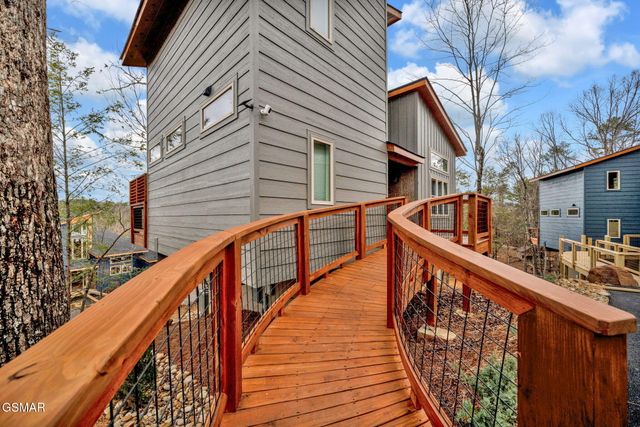 2385 Forge Hideaway Loop, Pigeon Forge, TN 37863