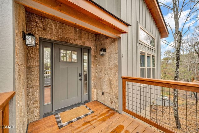 2385 Forge Hideaway Loop, Pigeon Forge, TN 37863