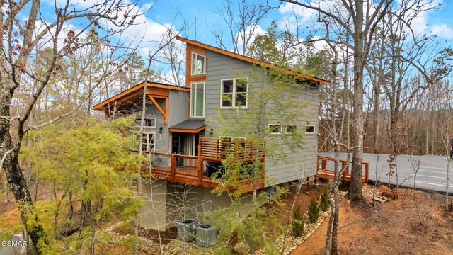 2385 Forge Hideaway Loop, Pigeon Forge, TN 37863