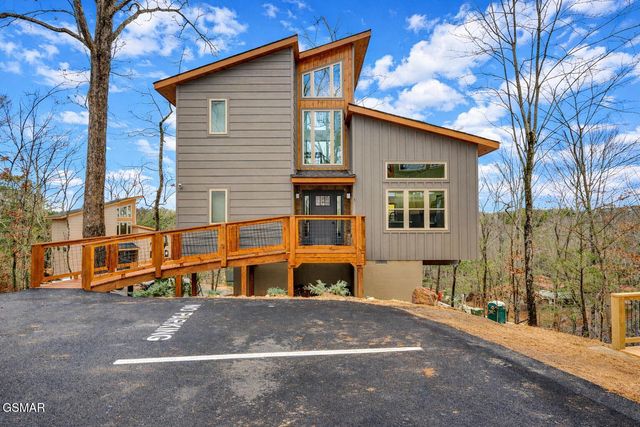 2385 Forge Hideaway Loop, Pigeon Forge, TN 37863