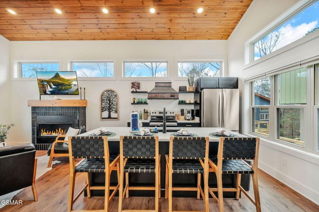 2385 Forge Hideaway Loop, Pigeon Forge, TN 37863