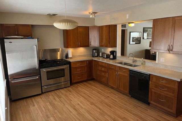 9851 Lakeshore DRIVE, Pleasant Prairie, WI 53158