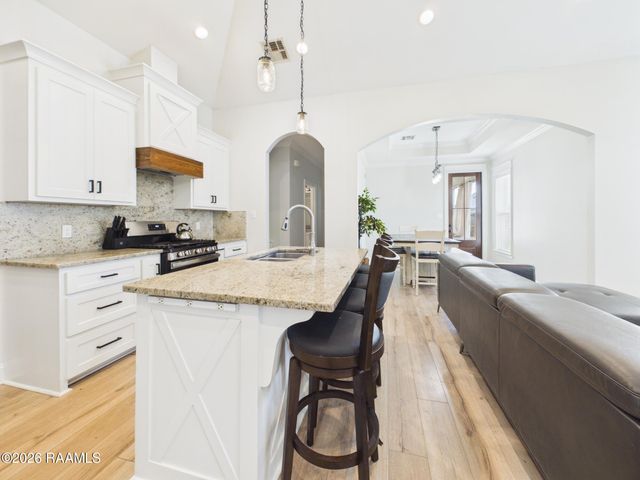 122 Meadow View Street, Maurice, LA 70555