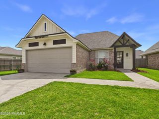 122 Meadow View Street, Maurice, LA 70555