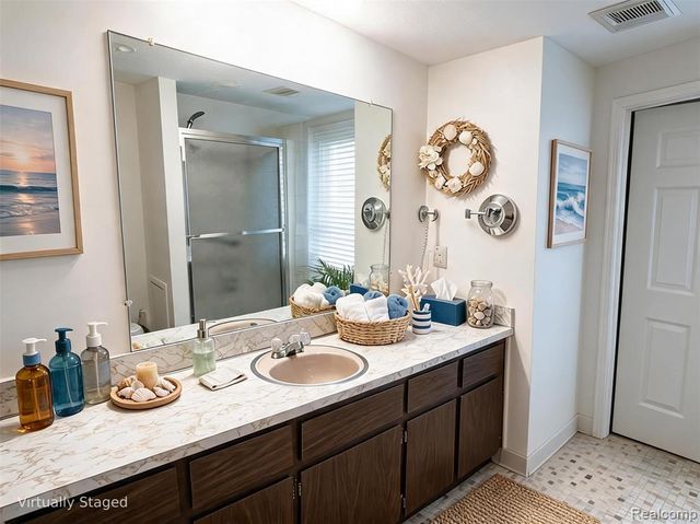 29531 N Seaway Court, Harrison Twp, MI 48045
