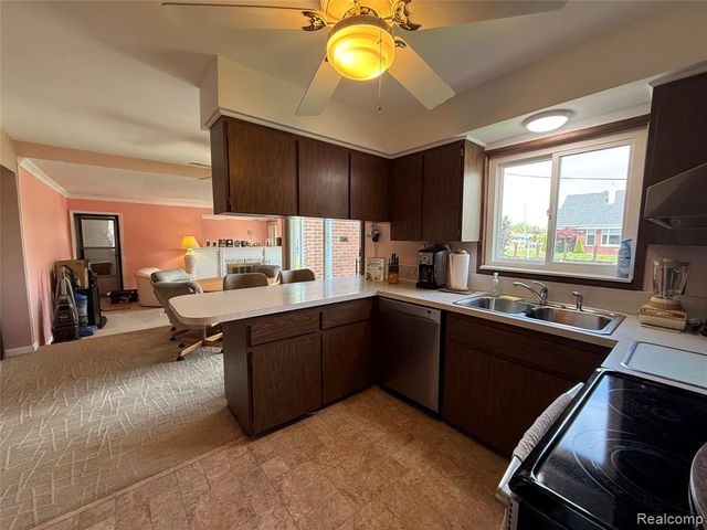 29531 N Seaway Court, Harrison Twp, MI 48045