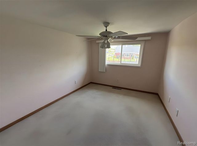 29531 N Seaway Court, Harrison Twp, MI 48045