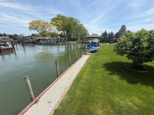 29531 N Seaway Court, Harrison Twp, MI 48045