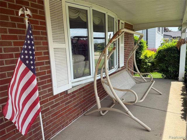29531 N Seaway Court, Harrison Twp, MI 48045