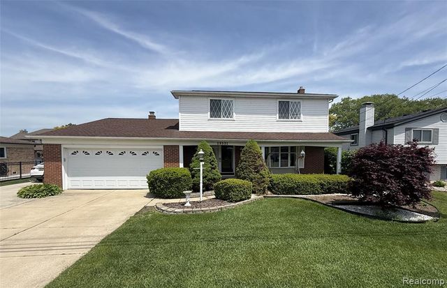 29531 N Seaway Court, Harrison Twp, MI 48045