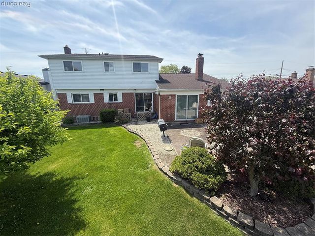 29531 N Seaway Court, Harrison Twp, MI 48045