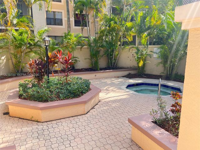 4321 W Mcnab Road 16, Pompano Beach, FL 33069