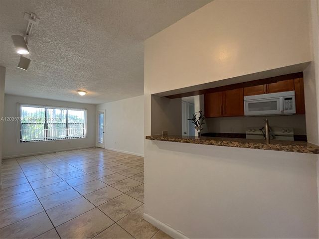4321 W Mcnab Road 16, Pompano Beach, FL 33069