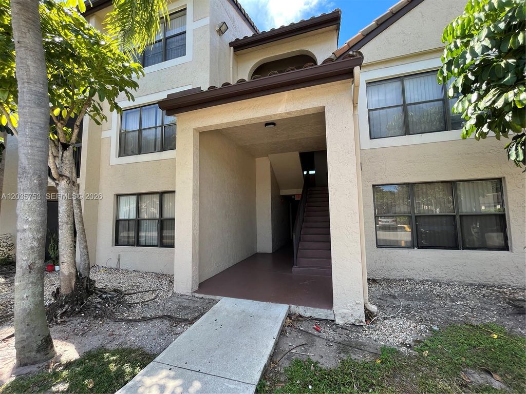 4321 W Mcnab Road 16, Pompano Beach, FL 33069