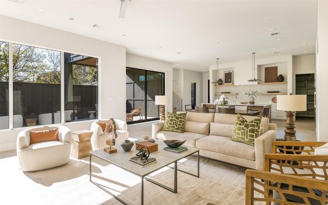 7410 Kenwell Street, Dallas, TX 75209