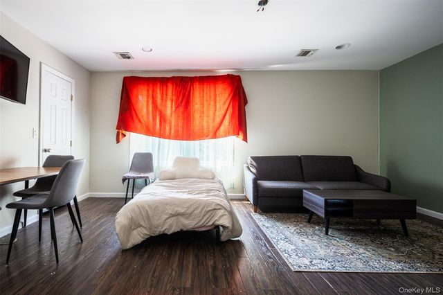 116 6th Street, Saint James, NY 11780