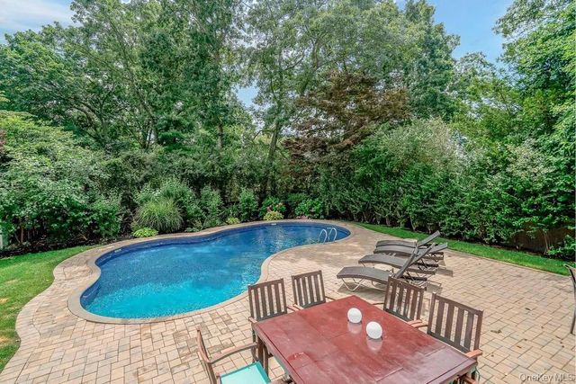 116 6th Street, Saint James, NY 11780